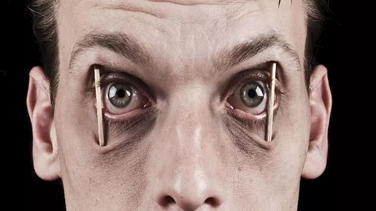 24 ساعة من السهر… ماذا يحدث داخل جسم الإنسان؟