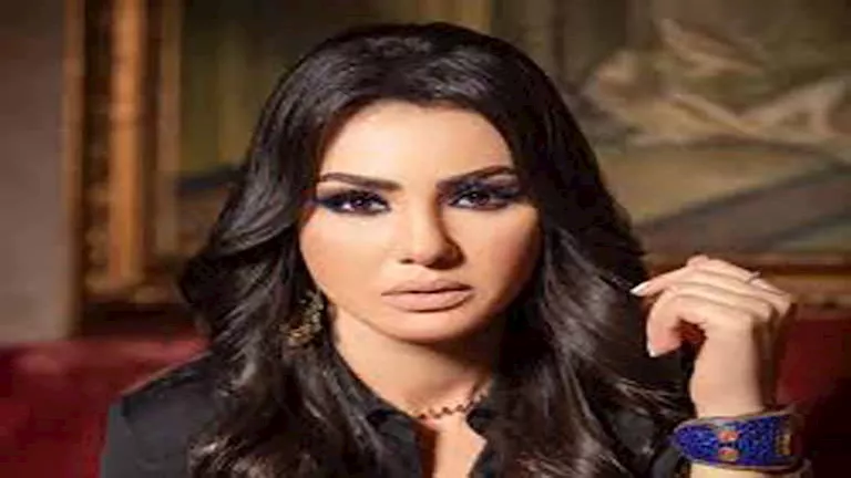 “بلوك جريء”.. هكذا نسقت دينا فؤاد إطلالتها؟