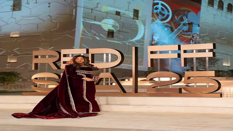 انتصار تتألق بإطلالة أنيقة في حفل ختام مهرجان البحر الأحمر