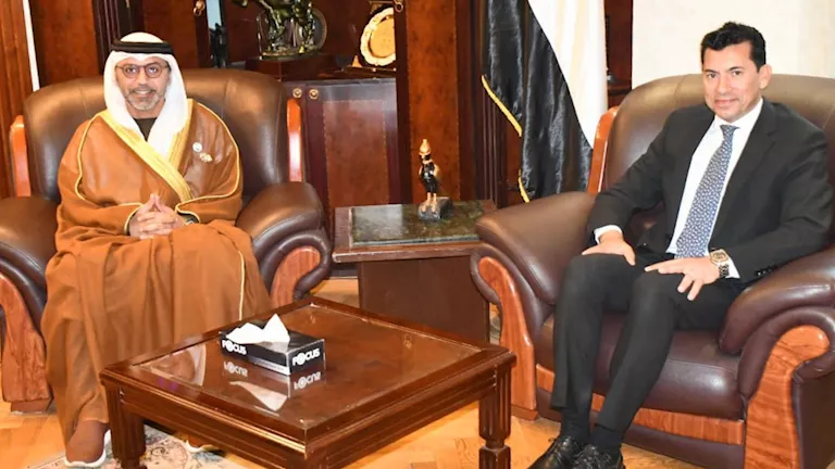 ” 100 مركز تخاطب”.. تفاصيل زيارة السفير الإماراتي لوزير الرياضة