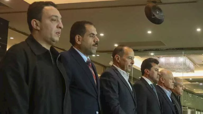 وزير الرياضة يدعم منتخب مصر في مباراة نيجيريا من المدرجات