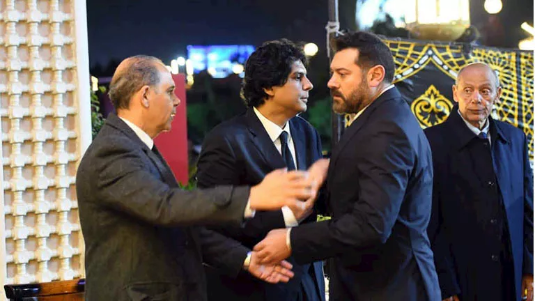 يسرا ومحمود سعد.. 20 صورة لـ نجوم الفن والإعلام في عزاء شقيقة عادل إما