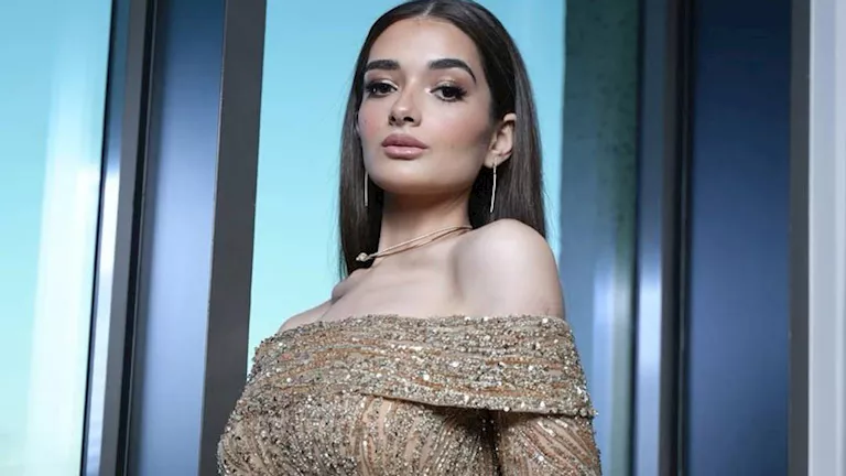 خطفت الأنظار بالأسود.. ملك أحمد زاهر بفستان جذاب