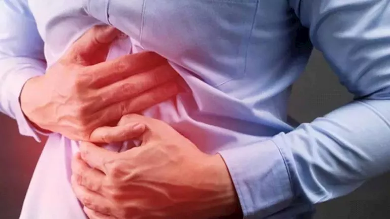 متى تحتاج لزيارة الطبيب فورًا؟ احذر 5 أعراض مقلقة