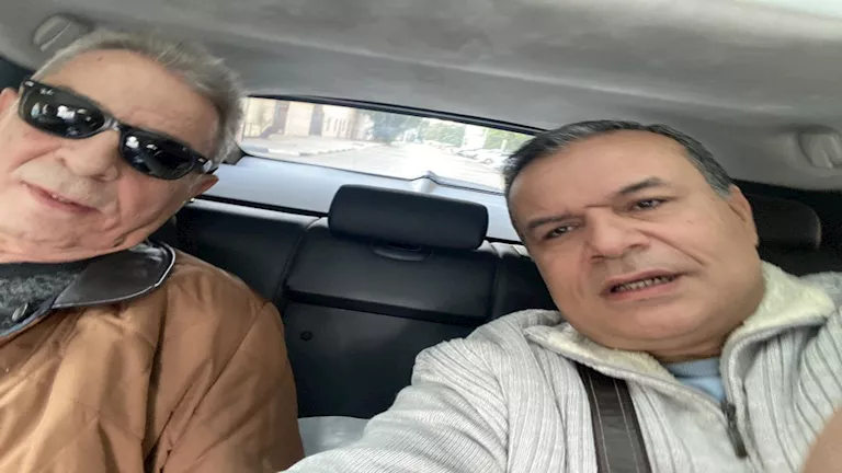 محمود حميدة يطمئن جمهوره على حالته الصحية