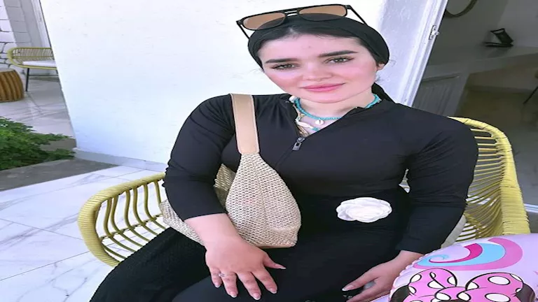 21 صورة لمصطفى فتحي وزوجته بمناسبة العام الجديد ورسالة رومانسية