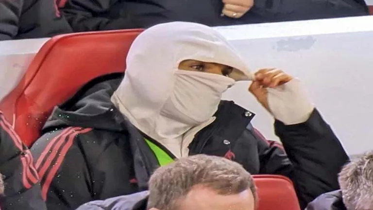 صلاح يخرج عن صمته ويتحدث لأول مرة عن جلوسه على دكة بدلاء ليفربول