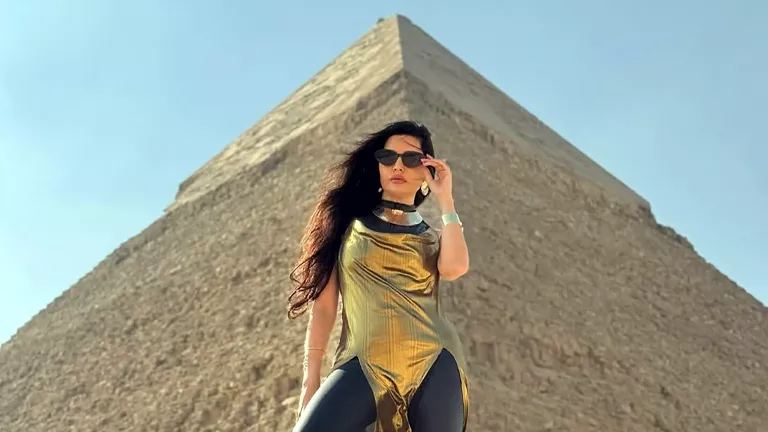 أمام الأهرامات.. لاميتا فرنجية تخطف الأنظار من أحدث ظهور