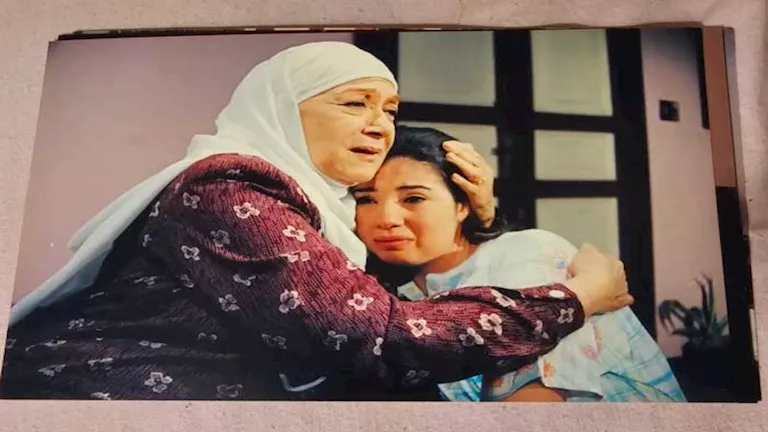 رانيا فريد شوقي تستعيد ذكريات مشهد ضرب هدى سلطان لها بالقلم