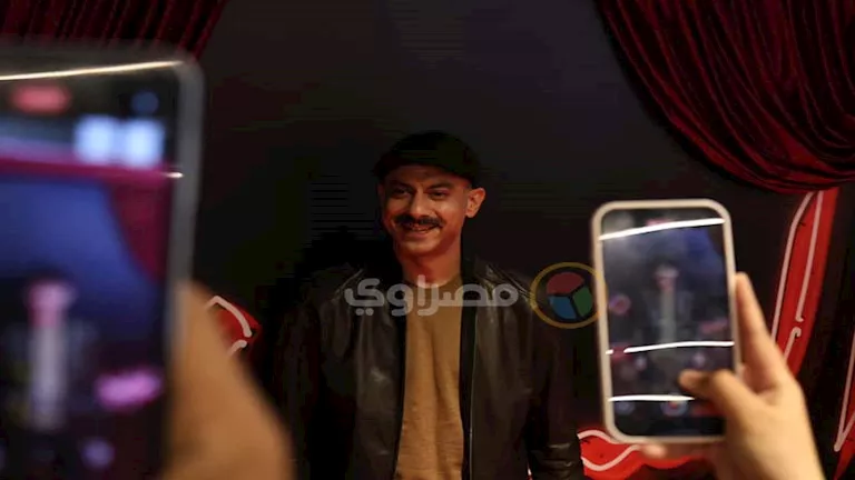 لوك جديد”.. محمد فراج يصل العرض الخاص لفيلم “الست
