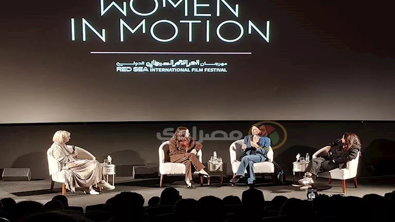 جولييت بينوش تشارك في جلسة “نساء تبهرنا” بمهرجان البحر الأحمر