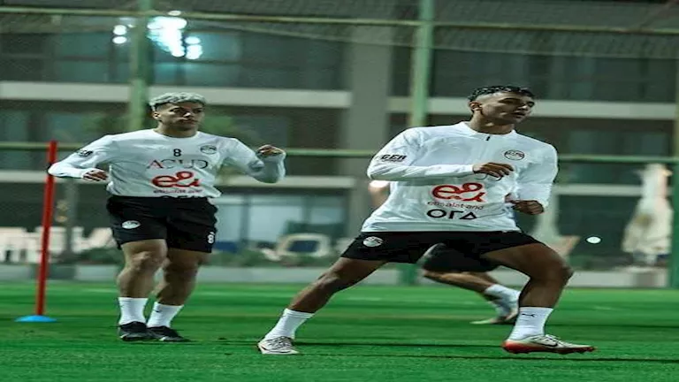 5 صور لظهور إمام عاشور بنيولوك جديد في معسكر منتخب مصر
