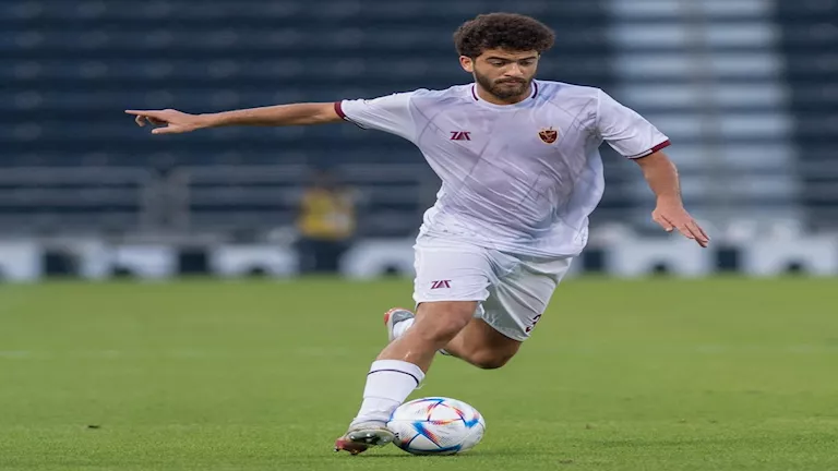 نجل أبو تريكة يظهر مع شيكابالا في مباراة مصر والإمارات بكأس العرب