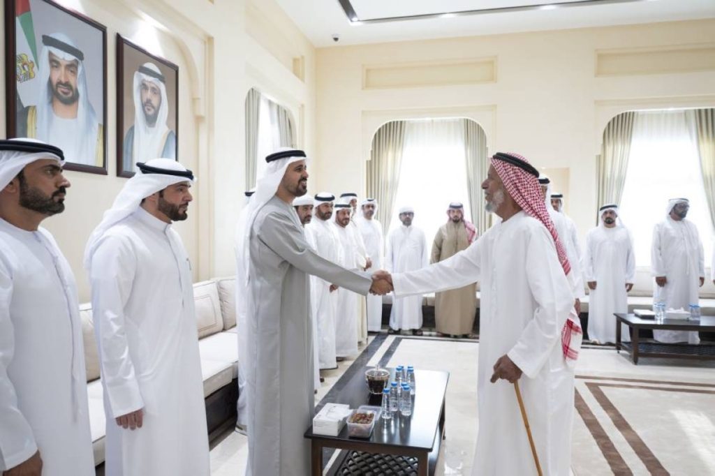 ذياب بن محمد يعزي بوفاة والد الشهيد سيف الطنيجي