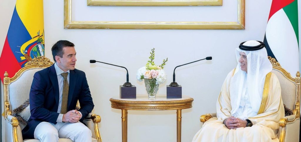 حاكم رأس الخيمة يبحث ورئيس الإكوادور تعزيز علاقات التعاون