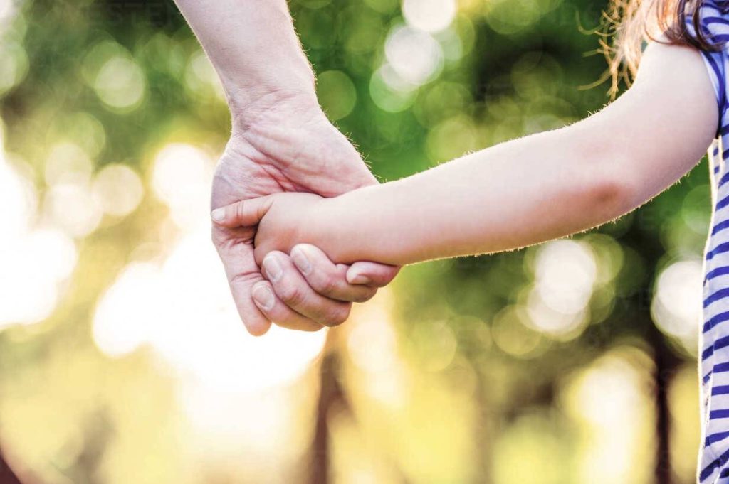 حكومة الإمارات تعدّل بعض أحكام المرسوم بقانون اتحادي في شأن مجهولي النسب