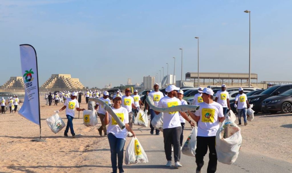 890 متطوعاً يشاركون في حملة «الإمارات نظيفة» بأم القيوين