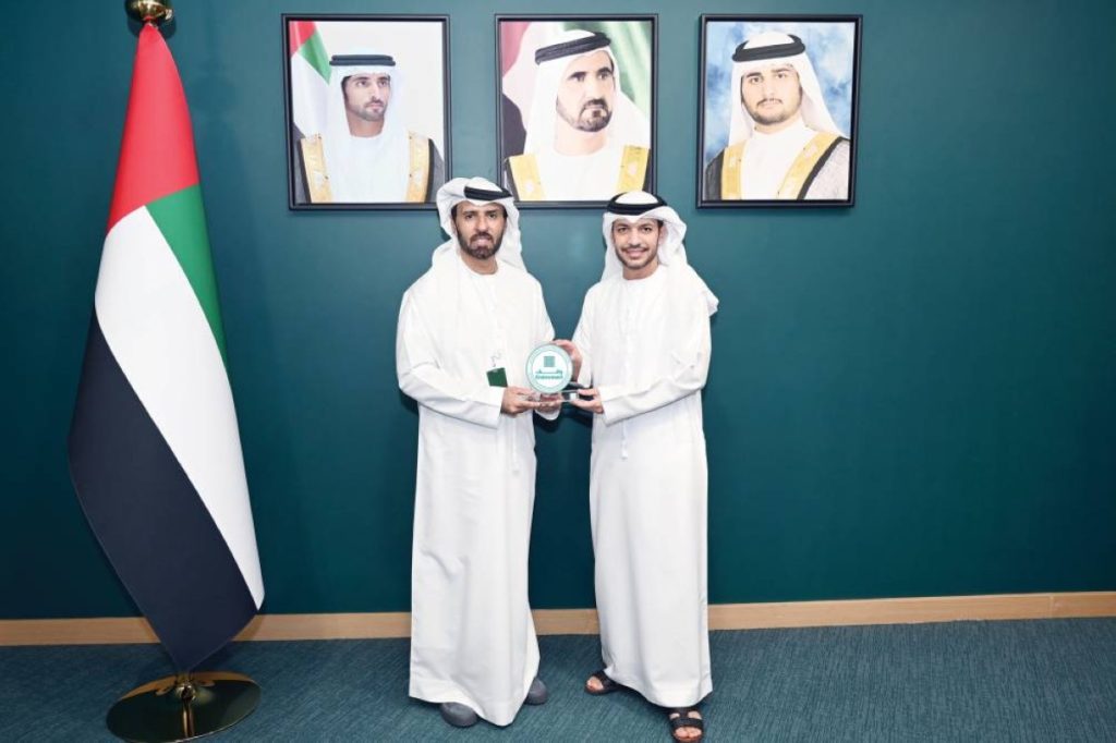 «محمد بن راشد لاستشارات الوقف» يمنح مطعماً علامة دبي للوقف