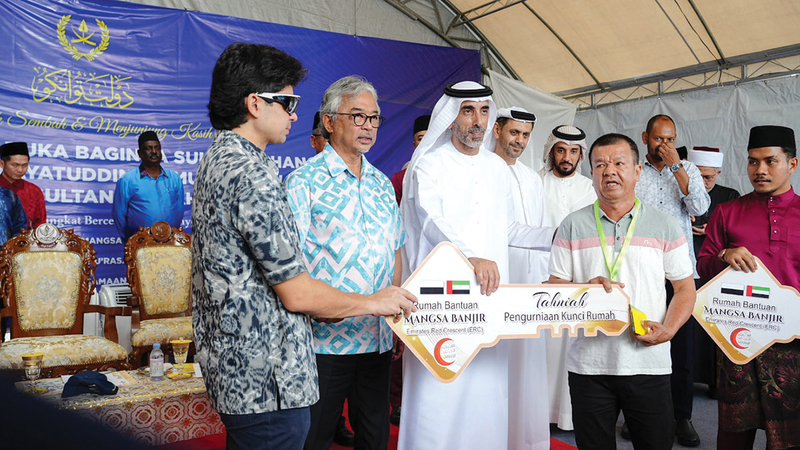 «الهلال الأحمر» تنجز مشروع المنازل للمتضررين من الفيضانات في ماليزيا