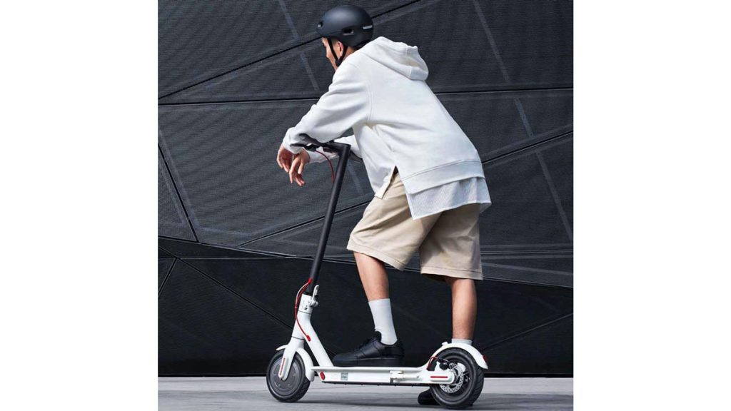 أسوة بالمركبات.. مطالب بلائحة مخالفات اتحادية لـ «الدراجات الكهربائية»