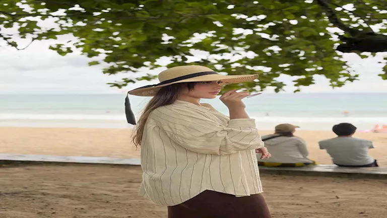 “رفقة نجلها”.. زوجة محمد النني الثانية تنشر صورة في البحر