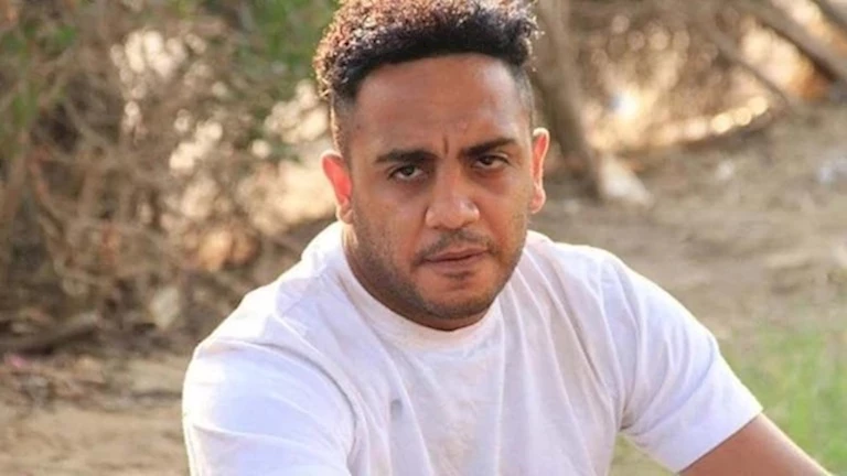 أوس أوس يهنئ صلاح عبدالله بعيد ميلاده وينشر صورة من كواليس فيلم “101 م