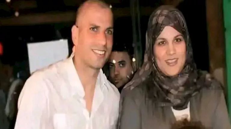 “طبيبة”.. 13 صورة وأبرز المعلومات عن زوجة وائل جمعة