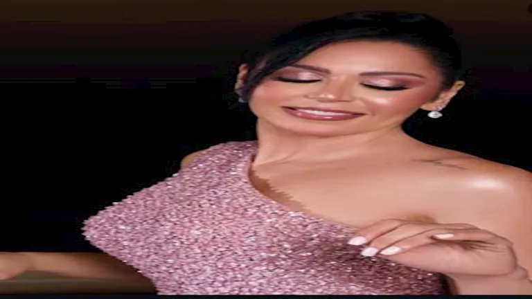 بلوك جذاب.. هكذا تألقت لقاء الخميسي باللون الأبيض؟