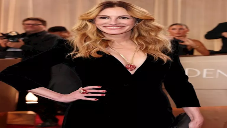 بـ فستان أنيق.. جوليا روبرتس تخطف الأنظار في حفل توزيع جوائز جولدن جل