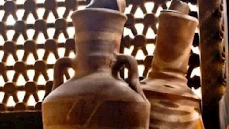 لن تتخيل فوائد شرب الماء في الفخار.. “فلتر طبيعي”