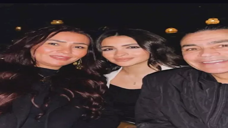 3 صور لعصام الحضري رفقة ابنته في عيد ميلادها