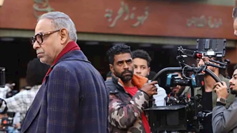 محمود البزاوي ينشر صورا من كواليس”علي كلاي”.. والعوضي: “نجمي المفضل”