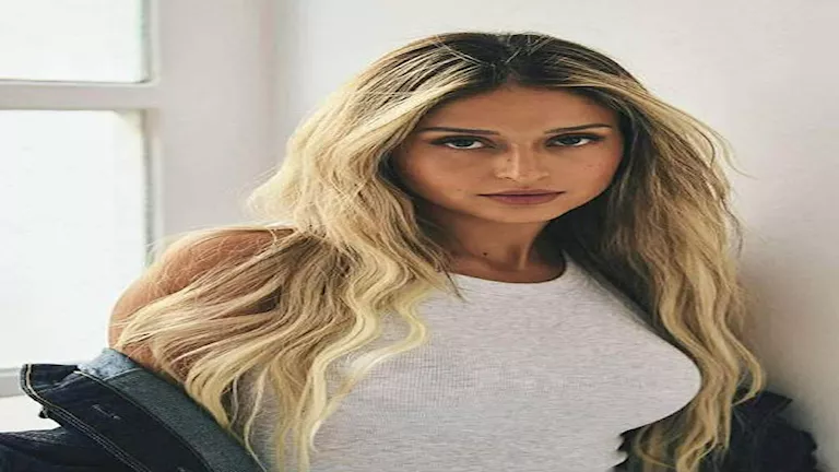 فاجأها زوجها نجم برشلونة بهدية فاخرة.. من هي عارضة الأزياء ناتاليا؟