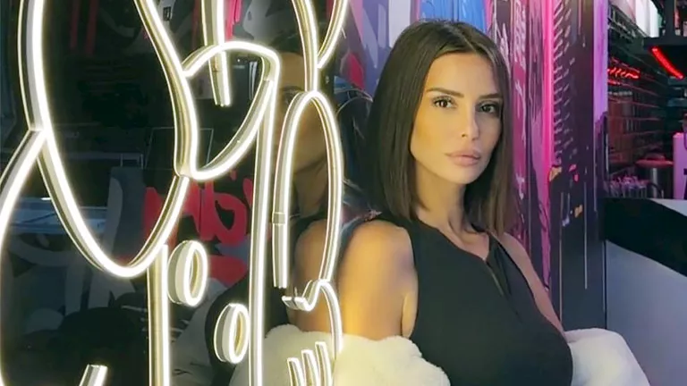 بصحبة شقيقتها.. إيمان العاصي بإطلالة جريئة بأحدث ظهور والجمهور يعلق (ص