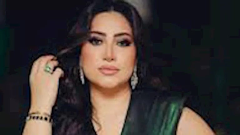 “سحر اللون الأخضر”.. بوسي بلوك جذاب وأنيق