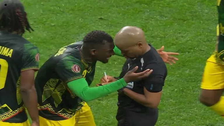 “هجمات خطيرة للأسود واحتمالية لمواجهة مصرية”.. ملخص شوط السنغال ومالي