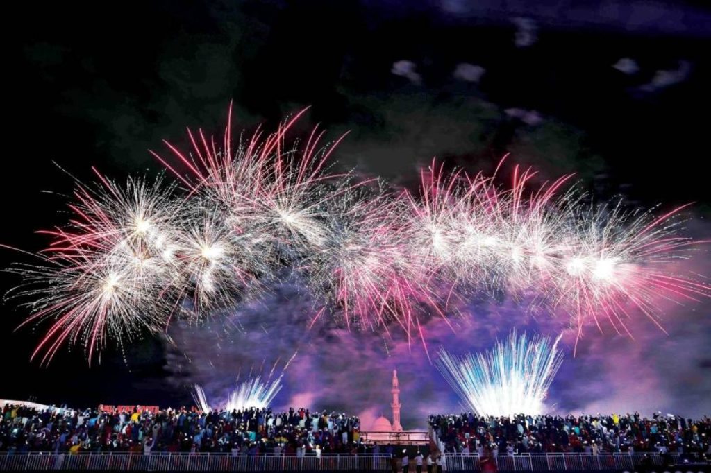 300 ألف عامل يشاركون في فعاليات «معكم وبكم ندخل العام الجديد»