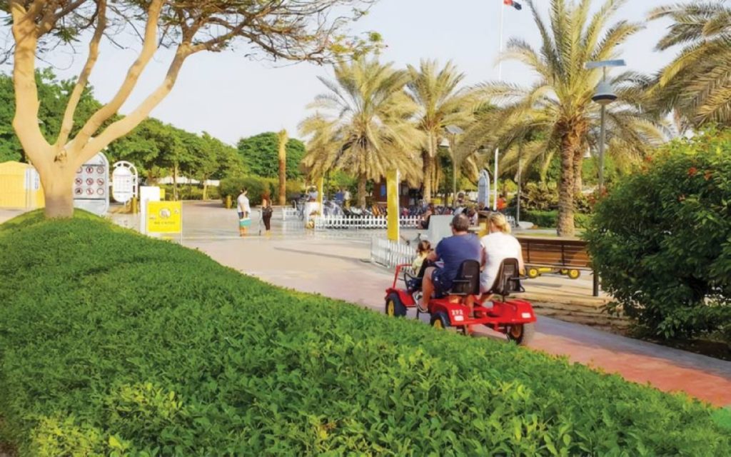 39 ألف زائر لحدائق دبي في ليلة رأس السنة