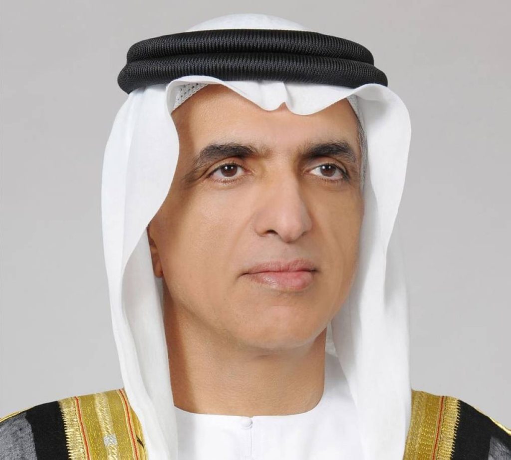 حاكم رأس الخيمة يوجّه بتجهيز “سفينة صقر الإنسانية” لدعم الأشقاء في غزة