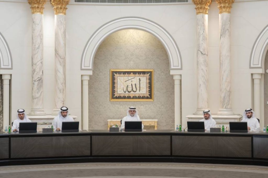 «تنفيذي الشارقة» يصدر قراراً بتشكيل لجنة الشؤون التشريعية