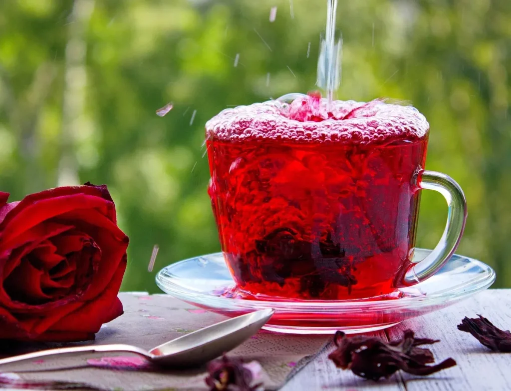 فوائد شرب الكركديه يومياً