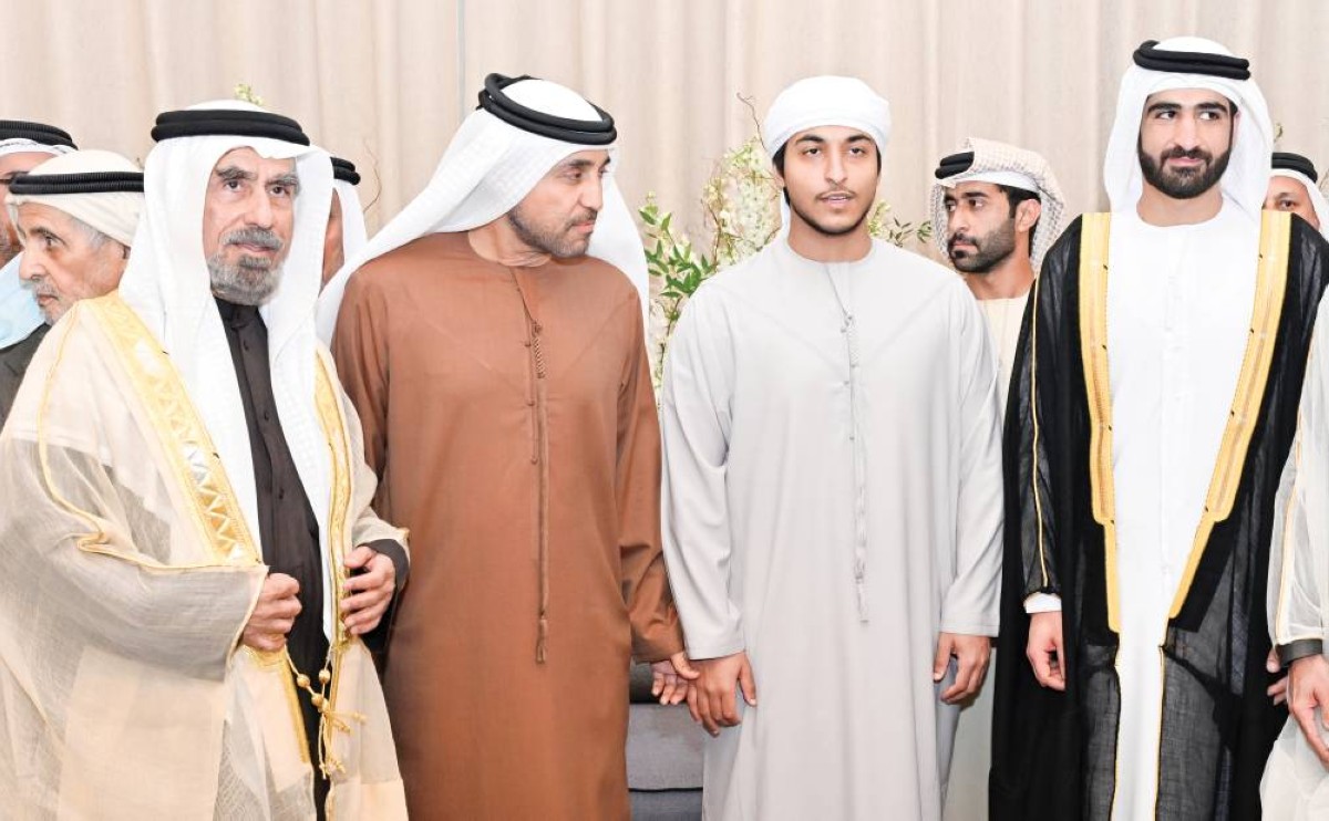  هزاع بن عيسى بن زايد وخليفة سليمان خلال حضور حفل الاستقبال 