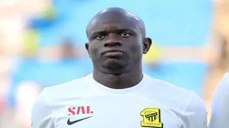 “بيان رسمي”.. خطأ سعودي يتسبب في فشل انتقال كانتي للدوري التركي