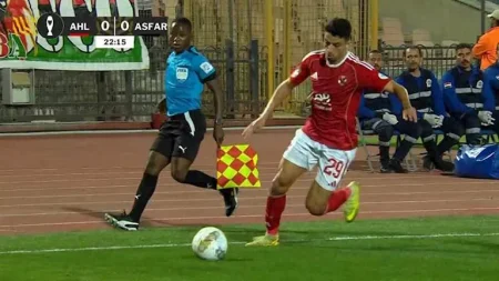 نجم الأهلي السابق يعلق على انتقادات الجماهير لطاهر محمد طاهر وكوكا