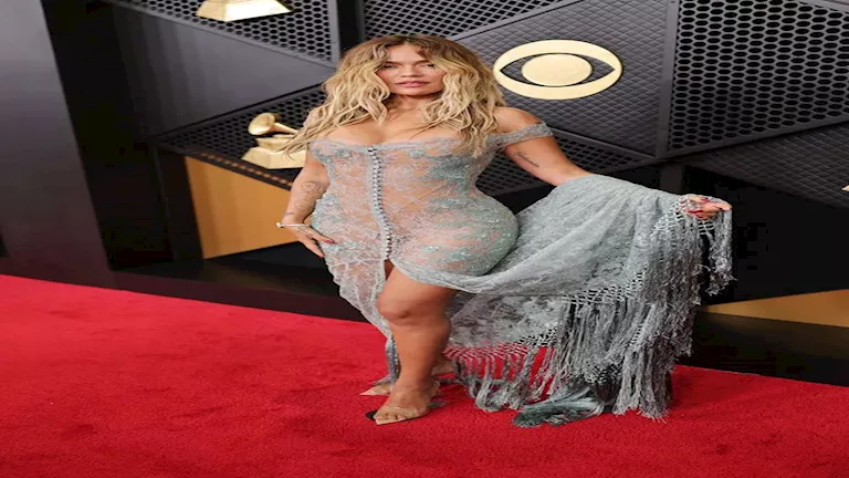 خطفت الأنظار.. أجرأ إطلالات النجمات في حفل جوائز جرامي 2026