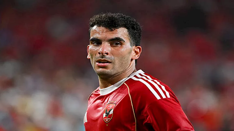 طبيب الأهلي يكشف تفاصيل إصابة زيزو