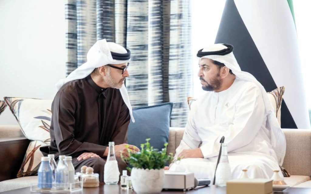 حمدان بن زايد وهزاع بن زايد يبحثان قضايا وموضوعات تهمّ شؤون الوطن