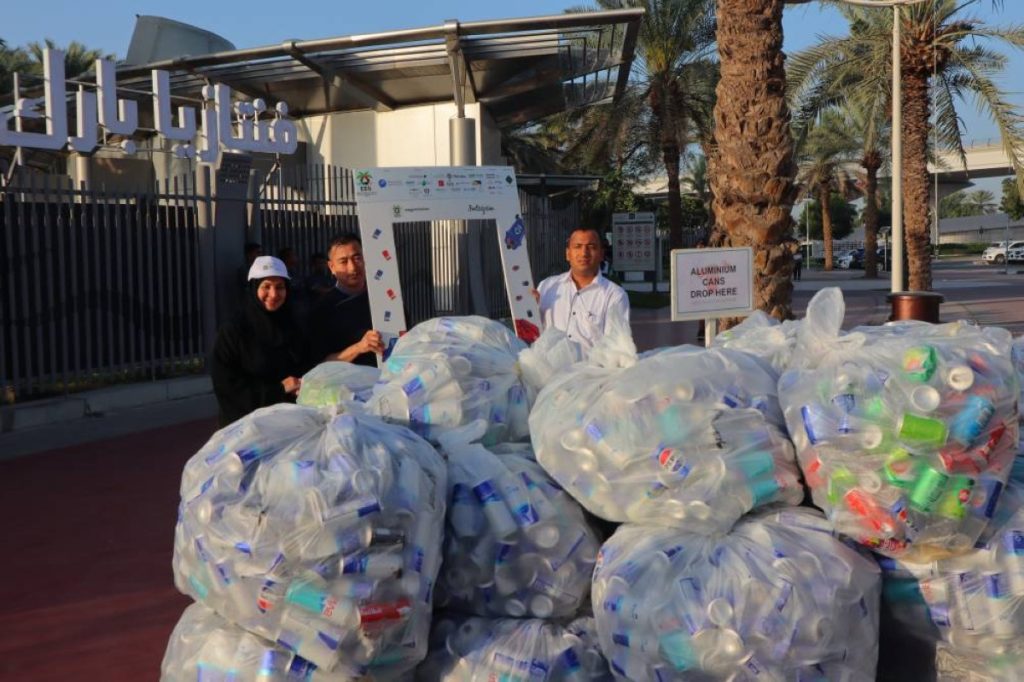 مجموعة عمل الإمارات للبيئة تجمع 12 طناً من علب الألمنيوم