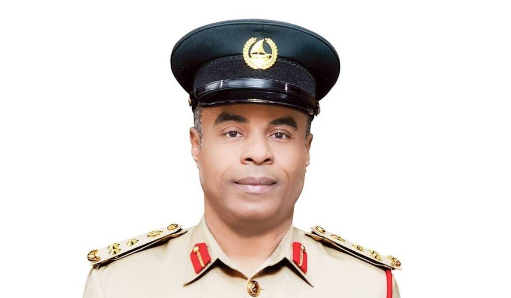 شرطة دبي تدعو السائقين للحذر عند تشكّل الضباب