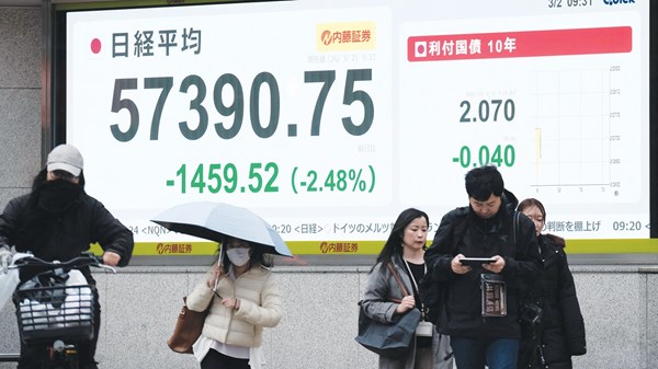 أسهم أوروبا تلامس أدنى مستوى في أسبوعين